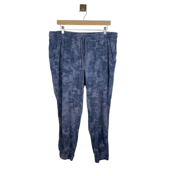 Athleta Farallon Printed Joggers in Inversion Medieval Violet Size 18 - Picture 8 of 16